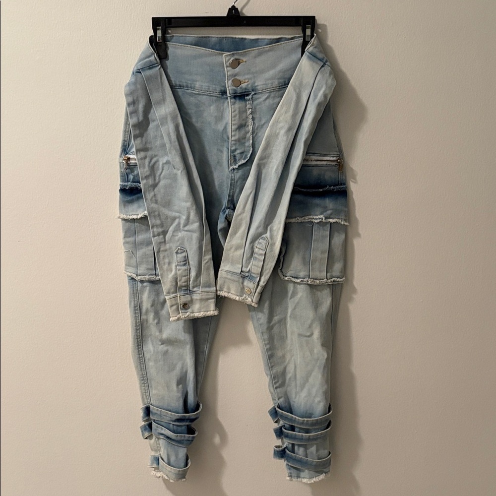 Stylish Light Blue Denim Cropped Pants